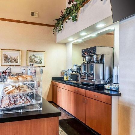 Econo Lodge Inn & Suites Middletown Exteriér fotografie