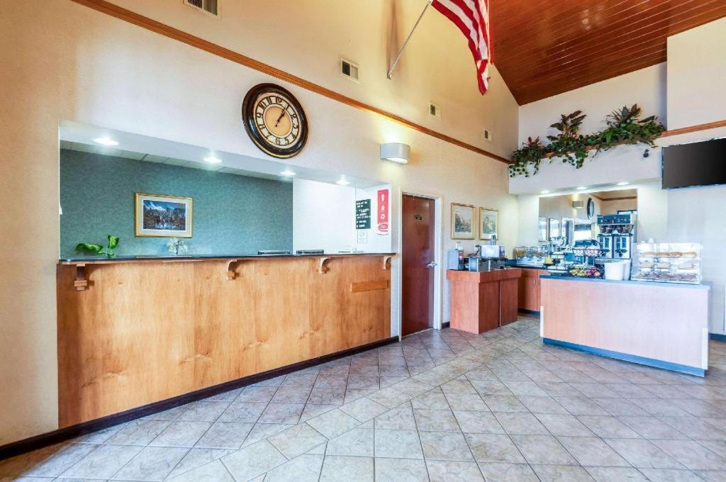 Econo Lodge Inn & Suites Middletown Exteriér fotografie