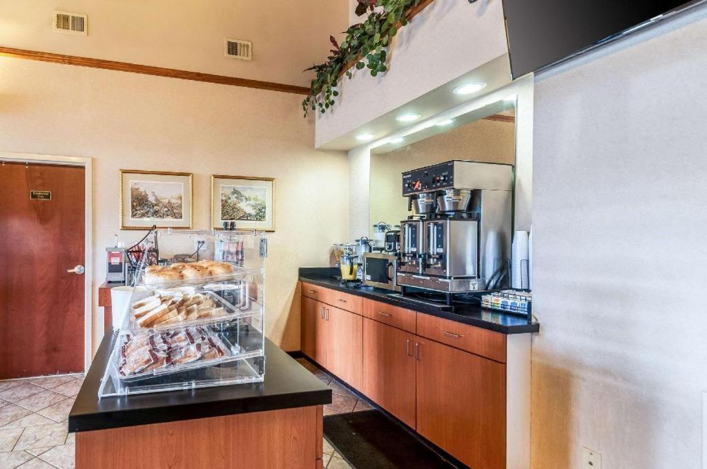 Econo Lodge Inn & Suites Middletown Exteriér fotografie